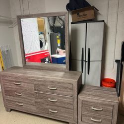 Dresser 