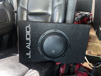 8” Jl Audio Pre Amped Set Up Almost New 