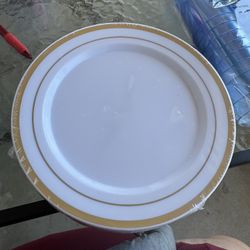 Cake Plates And Dinner Plates 
