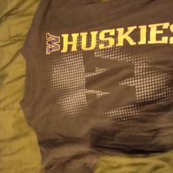 Never Worn WA Huskies Shirt