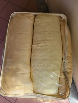 Comforter Set Cal King.