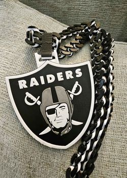 Raiders hype Cuban hyper chain