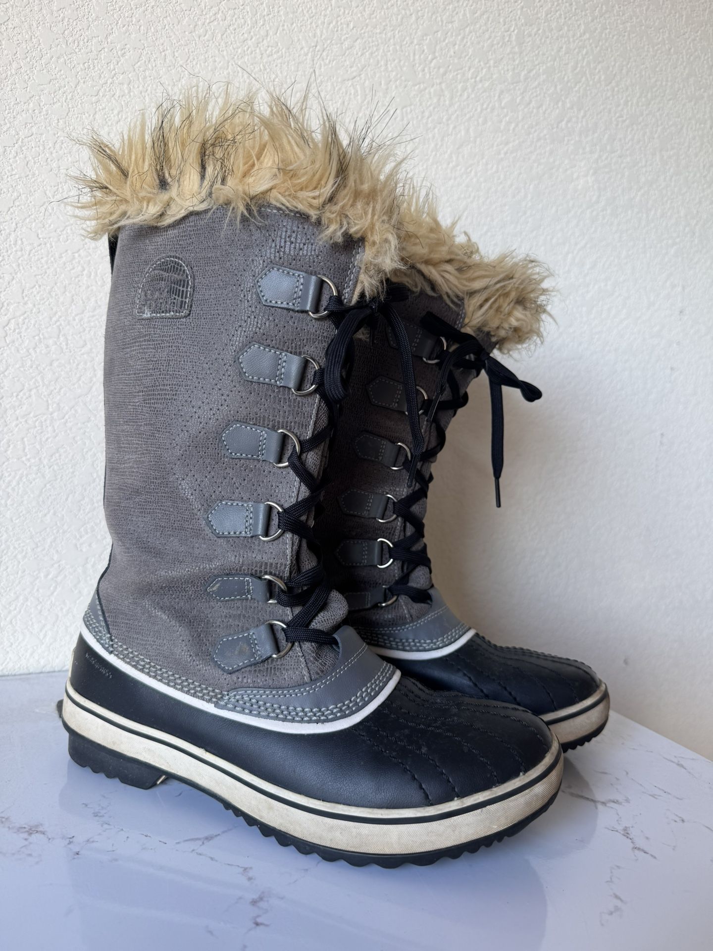 SOREL Women’s Faux Fur Waterproof Snow Boots - Size 8.5