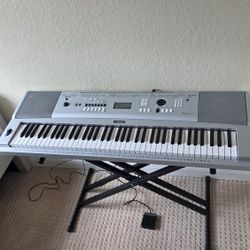 Yamaha DGX-230 Portable Grand Piano