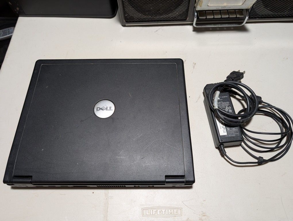 Dell PP10S Inspiron 2200 Laptop