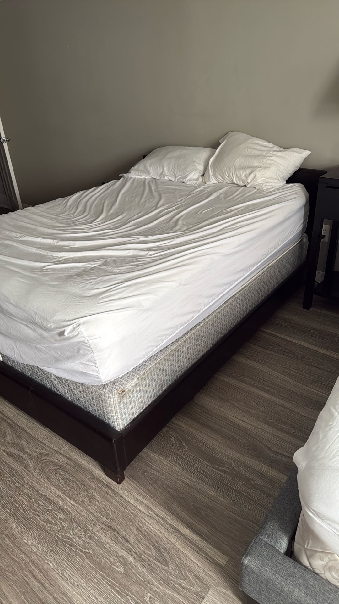 Queen Bed