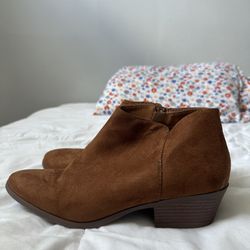 Women’s Chelsea Boots Brown Size 11 