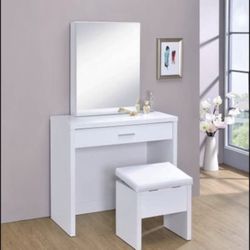 Brand new vanity with stool