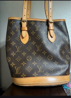 Louis Vuitton Petite Bucket Purse