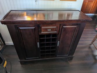 Bar Cabinet / Sideboard / Credenza