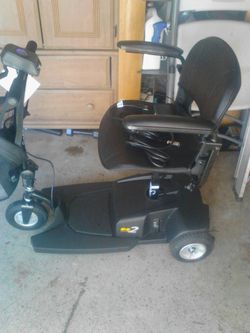 Pride Go ES2 3 Wheel Scooter Only Used 3 Times
