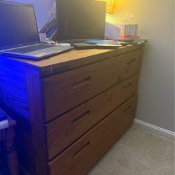 3 drawer dresser/tv stand