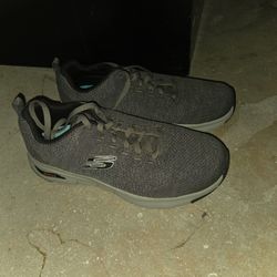 Sketchers Arch Fit, Size Men's 11