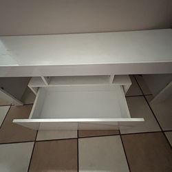 Tv Table With Pull Out Drawer In White Pickup Deltona NO SHIPPING