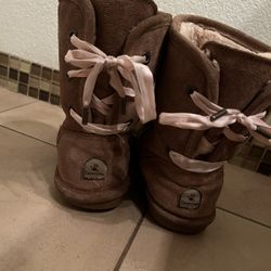Size 5 women Bear paw pink bow boots 