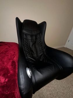 Insignia massage gaming chair