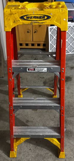 Werner 4ft fiberglass step ladder