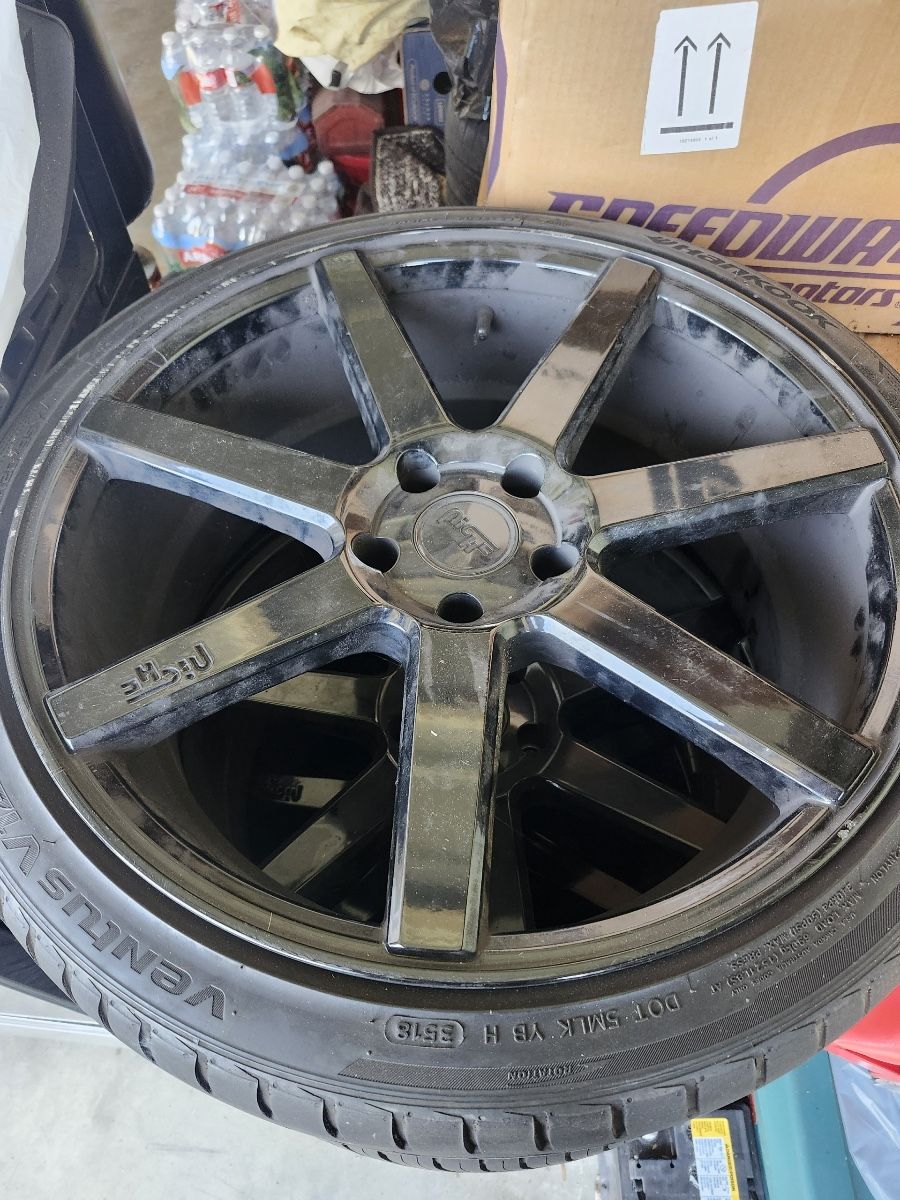 Black 20” Rims  NICHE BRAND 
