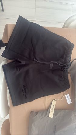 Essentials black small