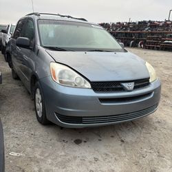 Auto Parts 2004 Toyota Sienna 