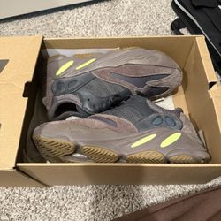 Yeezy Boost 700 Mauve