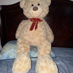 Giant teddy bear 