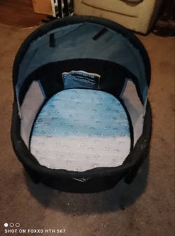Graco Collapsible Baby Travel Bed/Crib