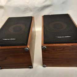 Realistic Minimus-18 Speakers Cat. No. 40-222 Pair