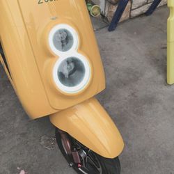 Zoom Moped