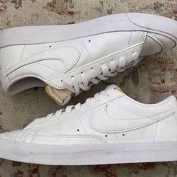 Nike Blazer Low '77 'Triple White' In Excellent condition 11 Women’s