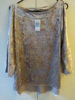 Ladies cold shoulder shirt brand new size XXL, XL