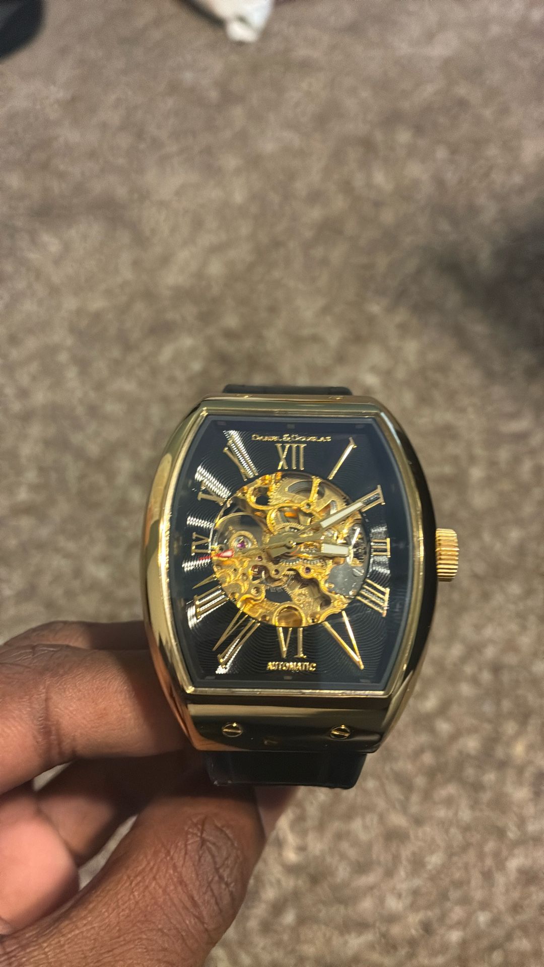 Daniel & Douglas Japanese Gold Watch – Elegant & Timeless