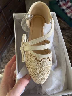Girls Size 11 Flat Shoe 