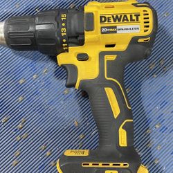 DeWalt DCD777 drill