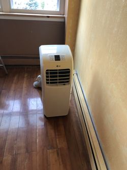 AC Unit With Remote