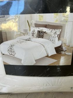 Queen Bed Set