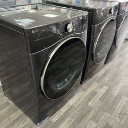 Open Box - Never Used -  Or Scratches / 7.4cu.ft Gas Dryer With Steam 
