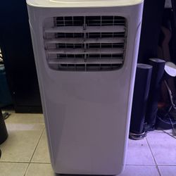 Portable Ac/ Fan / Dehumidifier 10000 BTU $100