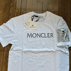 Moncler T-shirt Color White 