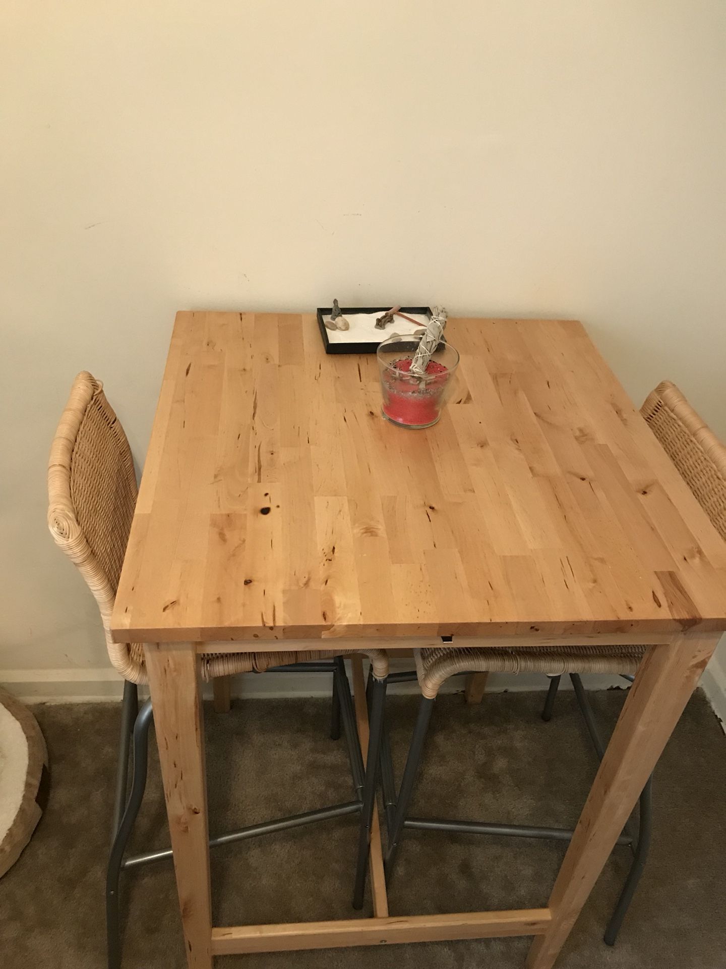 IKEA BJÖRKUDDEN Bar table with high chairs .