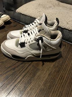 Jordan 4 Military Black Size 9.5