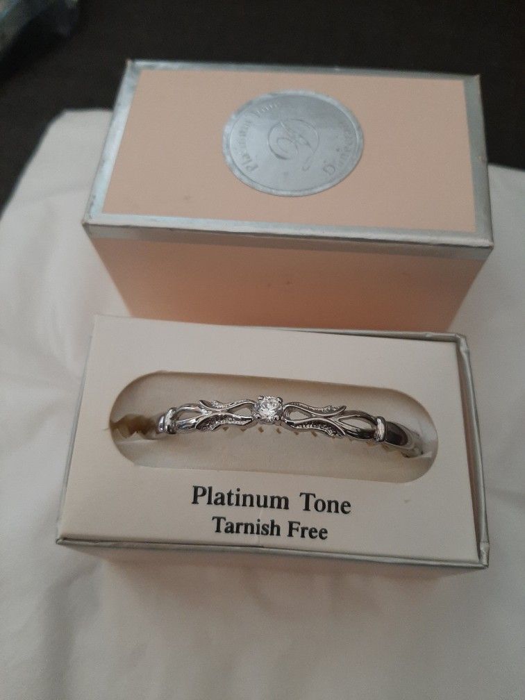 Platinum Tone Tarnish Free Bracelet 