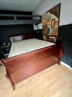 SOLID WOOD QUEEN SLEIGH BED + MATTRESS – $350