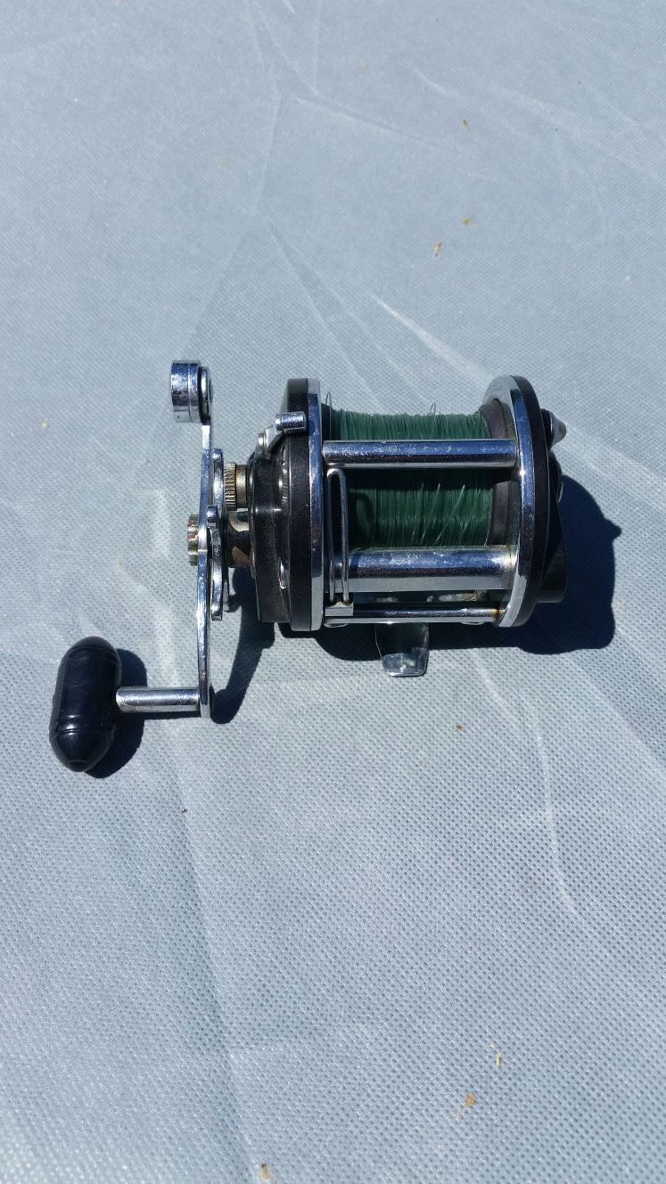 Penn level wind fishing reel