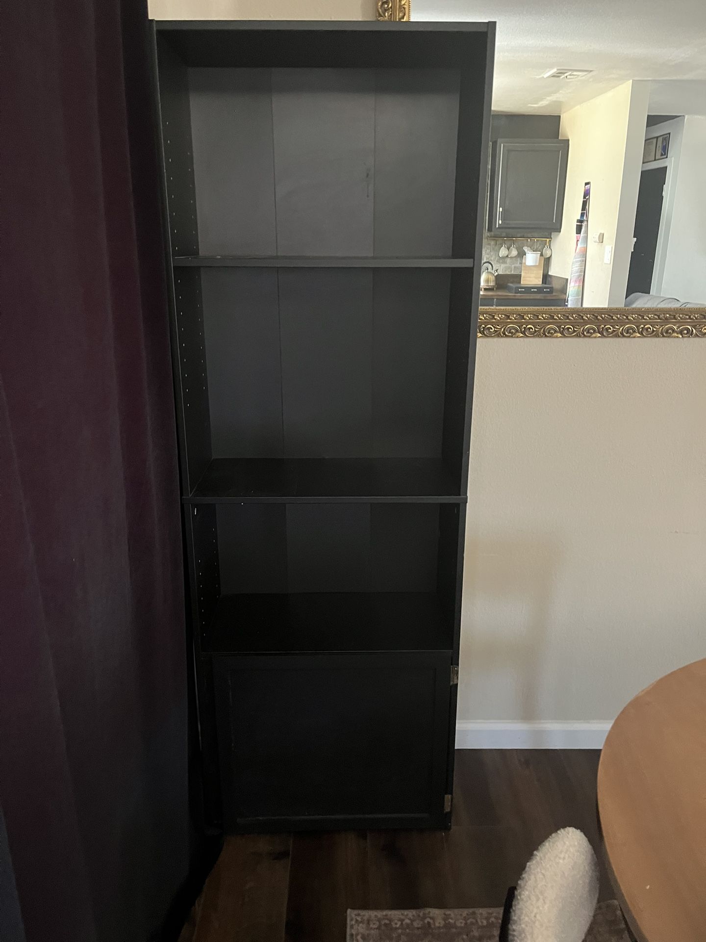 All black Shelve