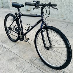 Diamondback Outlook mountain bike.- like new