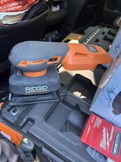 RIDGID 18V SubCompact Brushless Cordless 1/4 Sheet Sander (Tool Only)