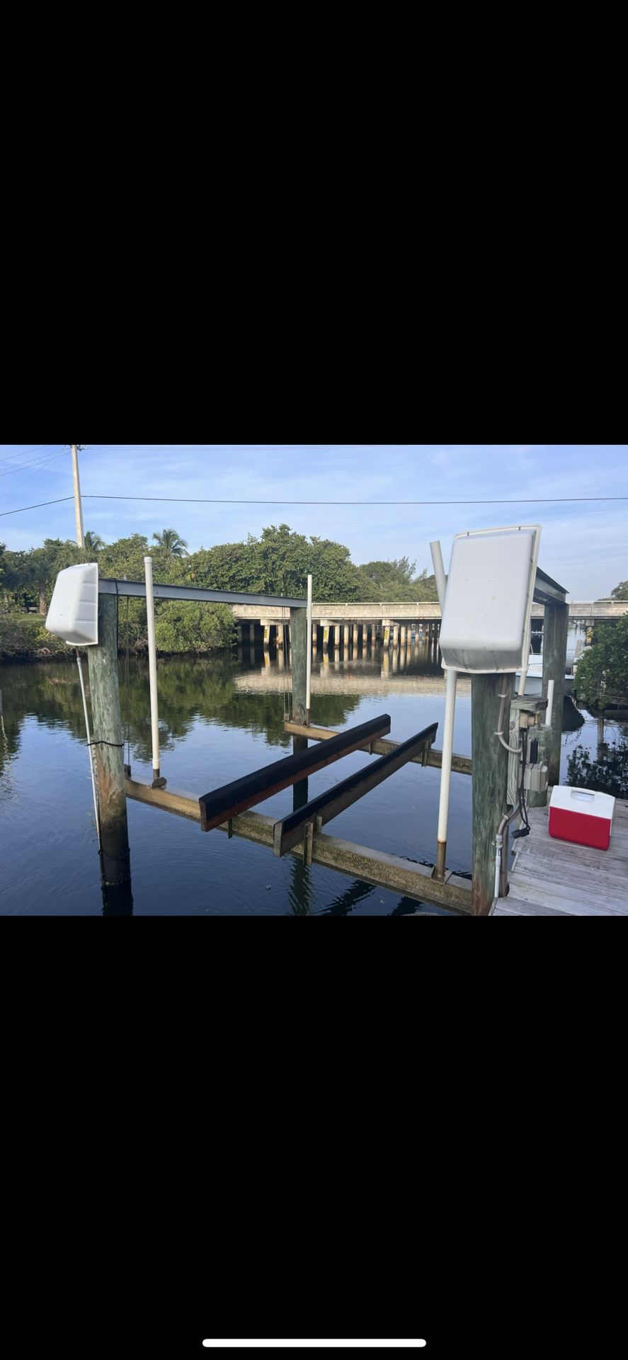 12000 pound boat lift.