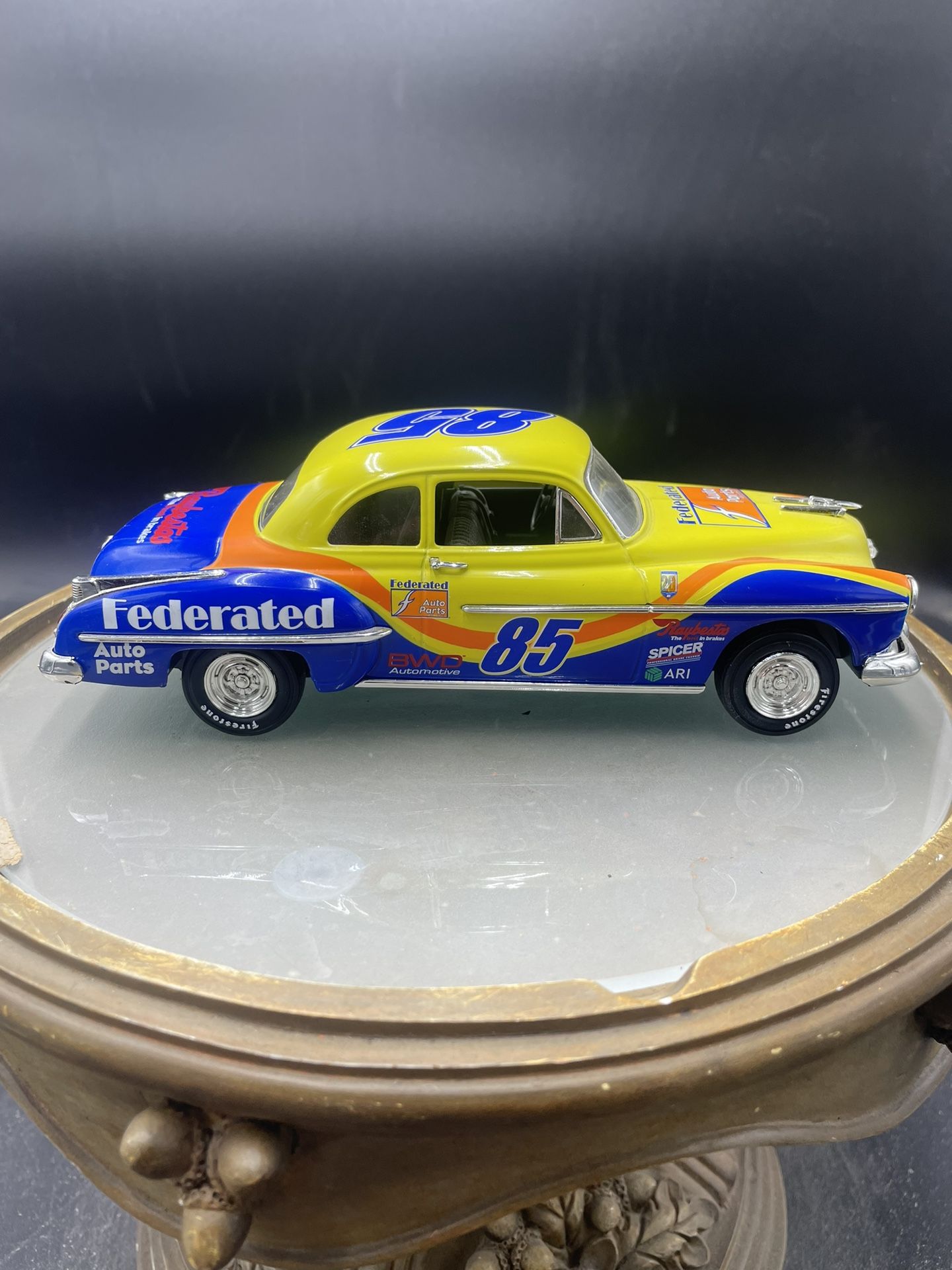 Ertl Federated Auto Parts 1950 Oldsmobile 88 Rocket 1:25 Scale #85 Diecast Car
