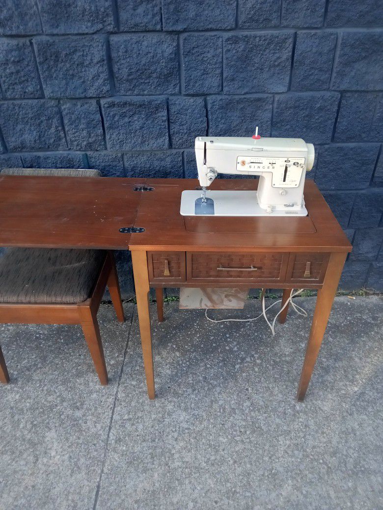 Vintage Singer Stylist Zig Zag Model 457 With Original Desk, Chair  & Owners Manual 